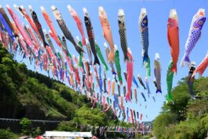 群馬県神流町の鯉のぼり祭り