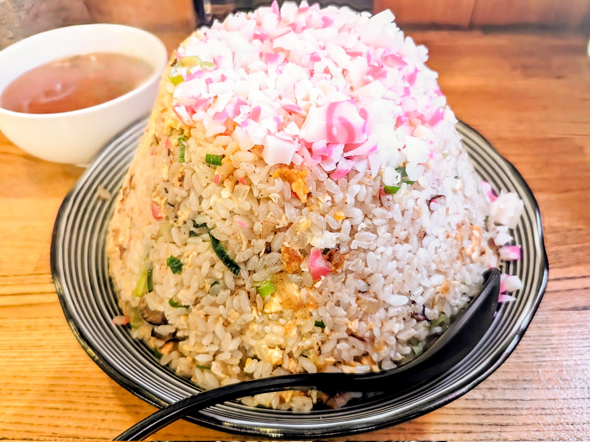 富士山型デカ盛り炒飯