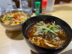 牛肉麺とビビンバ