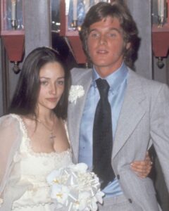 オリビアハッセーとディーンポールマーティンの結婚写真
