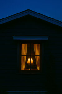 暮れゆく一軒家