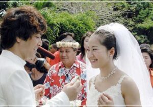 野口五郎と三井ゆりの結婚写真