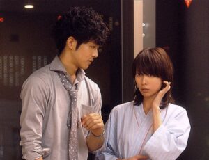 松坂桃李・戸田恵梨出演の映画「エイプリルフールズ」のワンシーン