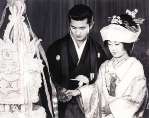 小林旭と美空ひばりの結婚写真