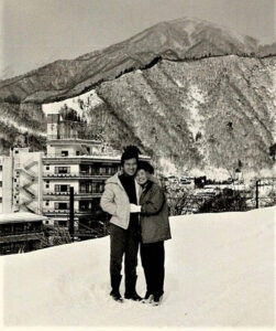 菅原洋一と妻・明美の２ショット写真