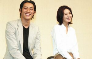反町隆史と松嶋菜々子の結婚会見写真