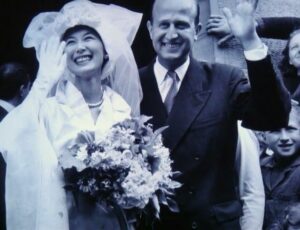 岸惠子とイヴ・シャンピの結婚写真