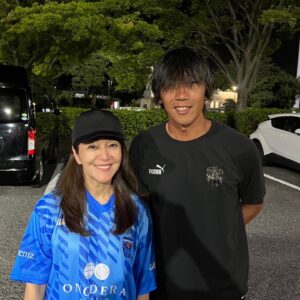 岩崎宏美と中村俊輔の2ショット