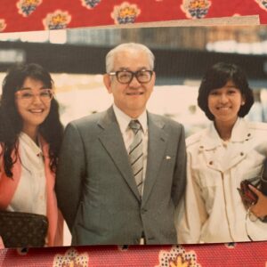 岩崎宏美の父・兼三と若い頃の岩崎宏美・良美姉妹